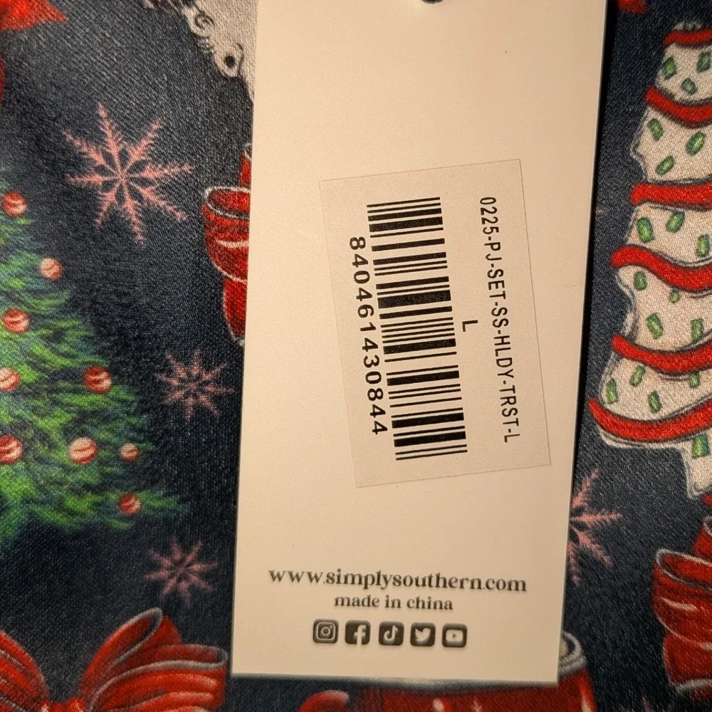 Simply Southern Christmas Pajama Set Santa Tree Ruffle Shorts Large NWT